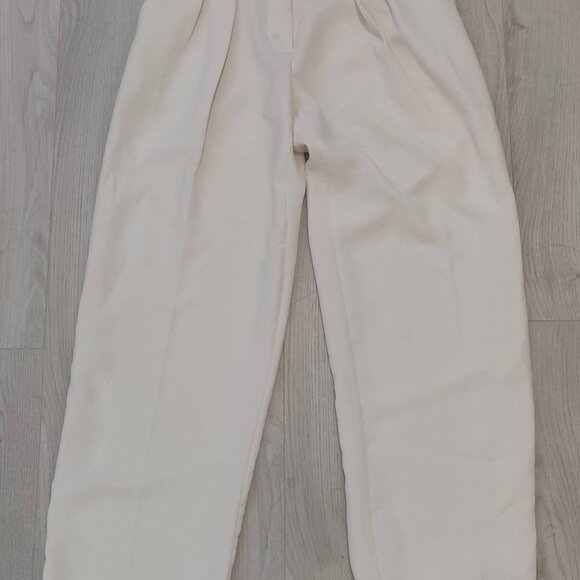 Aritzia pleated pants (crepette) - Picture 1 of 4